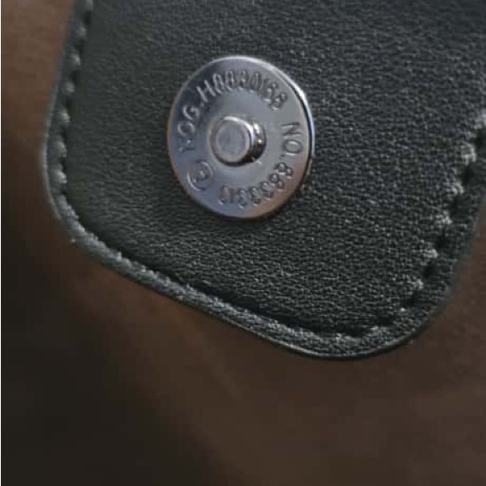 Sondra Roberts Black Leather Tote Bag - Picture 14 of 16